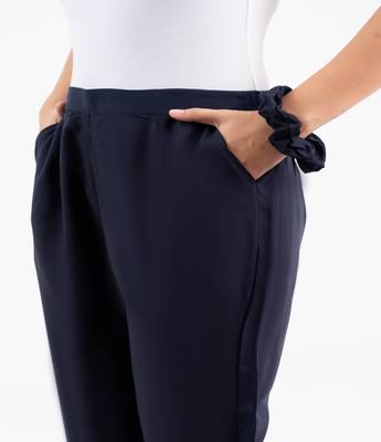 Navy blue solid viscose pant with pleated bottom 4