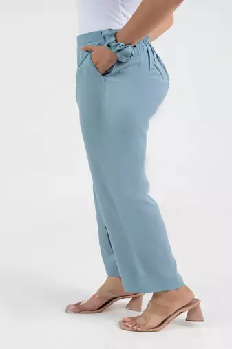 Light blue solid viscose pant with pleated bottom