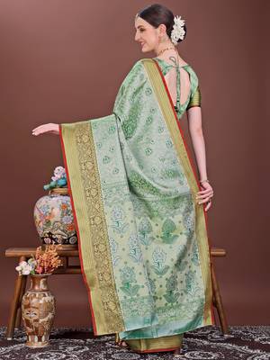 Green zari woven silk blend saree 3