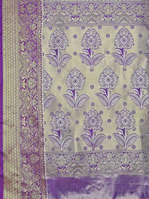 Purple zari woven silk blend saree 6
