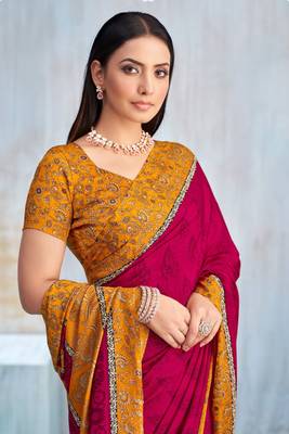 Magenta paisley floral printed crepe saree with printed unstitch blouse 2