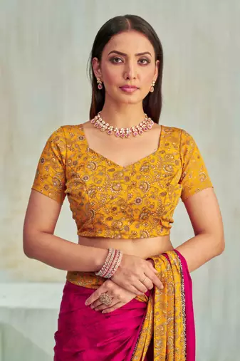 Magenta paisley floral printed crepe saree with printed unstitch blouse
