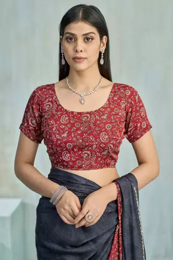 Grey paisley floral printed crepe saree with printed unstitch blouse