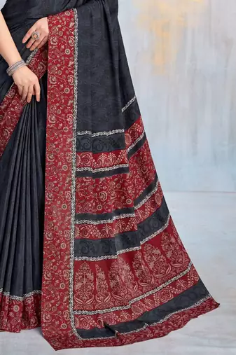 Grey paisley floral printed crepe saree with printed unstitch blouse