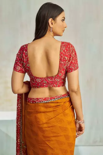 Mustard paisley floral printed crepe saree with printed unstitch blouse