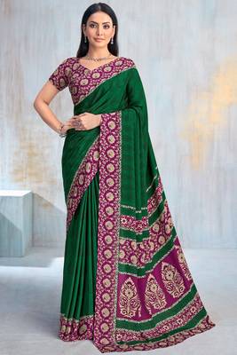 Green paisley floral printed crepe saree with printed unstitch blouse 1