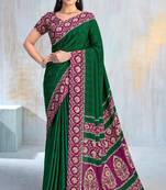 Green paisley floral printed crepe saree with printed unstitch blouse