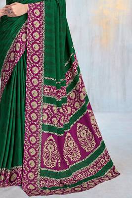 Green paisley floral printed crepe saree with printed unstitch blouse 5