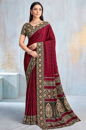 Maroon paisley floral printed crepe saree with printed unstitch blouse