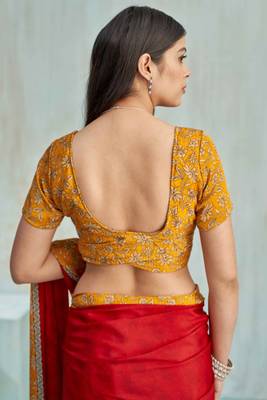 Red paisley floral printed crepe saree with printed unstitch blouse 4