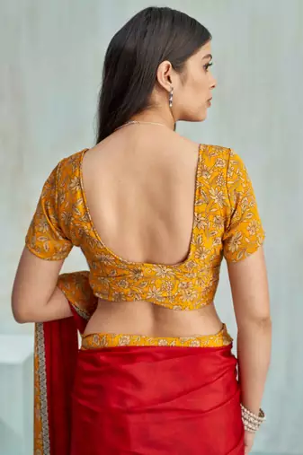 Red paisley floral printed crepe saree with printed unstitch blouse