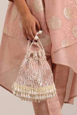 Aurelia pink suede embellished potli 3
