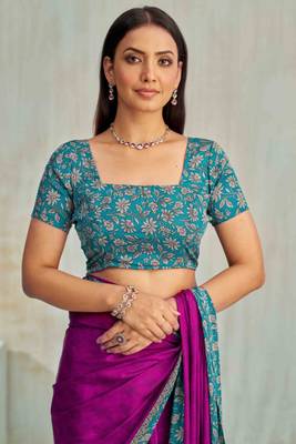 Purple paisley floral printed crepe saree with printed unstitch blouse 3