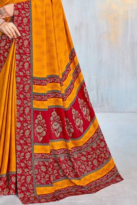 Yellow paisley floral printed crepe saree with printed unstitch blouse 5