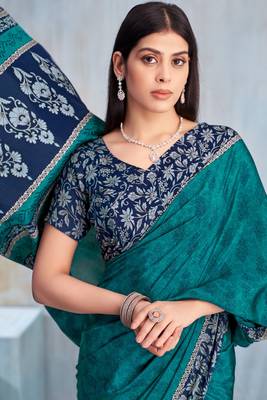 Teal green paisley floral printed crepe saree with printed unstitch blouse 2