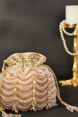 Gulzar gold & silver georgette embellished potli 1