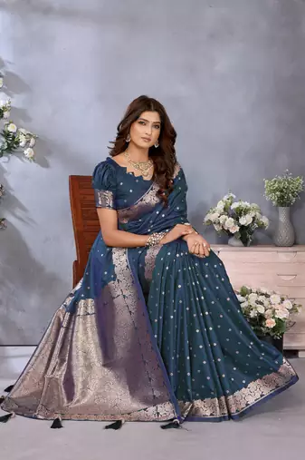Morpich  Woven Silk Blend Saree With Blouse