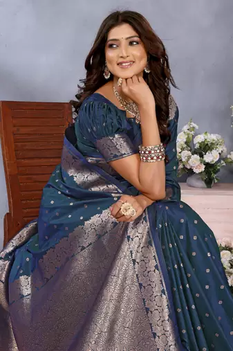 Morpich  Woven Silk Blend Saree With Blouse