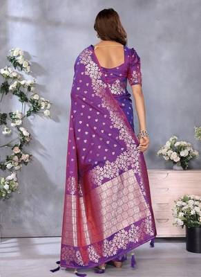 Purple Woven Silk Blend Saree With Blouse 2