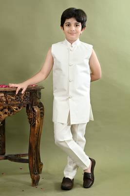 Boys geometric embroidered sequined sherwani with pant & necklace set - white 4