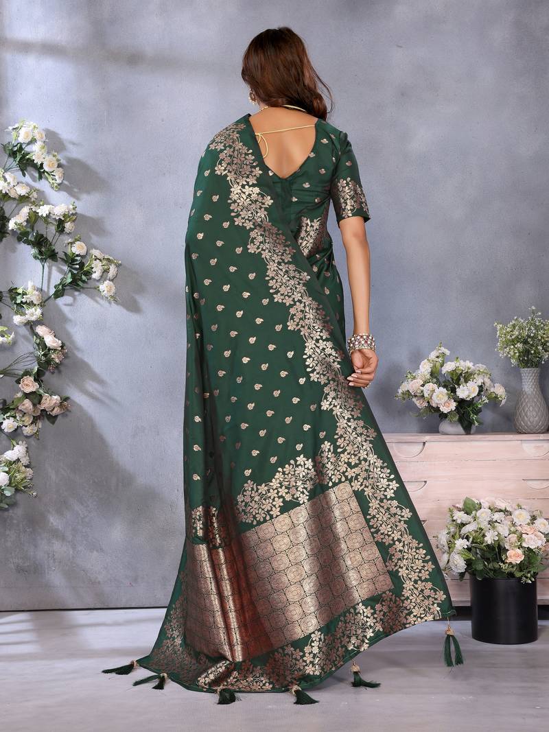 Green Woven Silk Blend Saree With Blouse