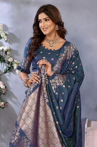 Morpic Woven Silk Blend Saree With Blouse