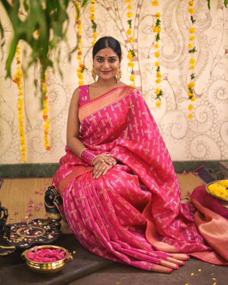 Pink silk blend saree with blouse