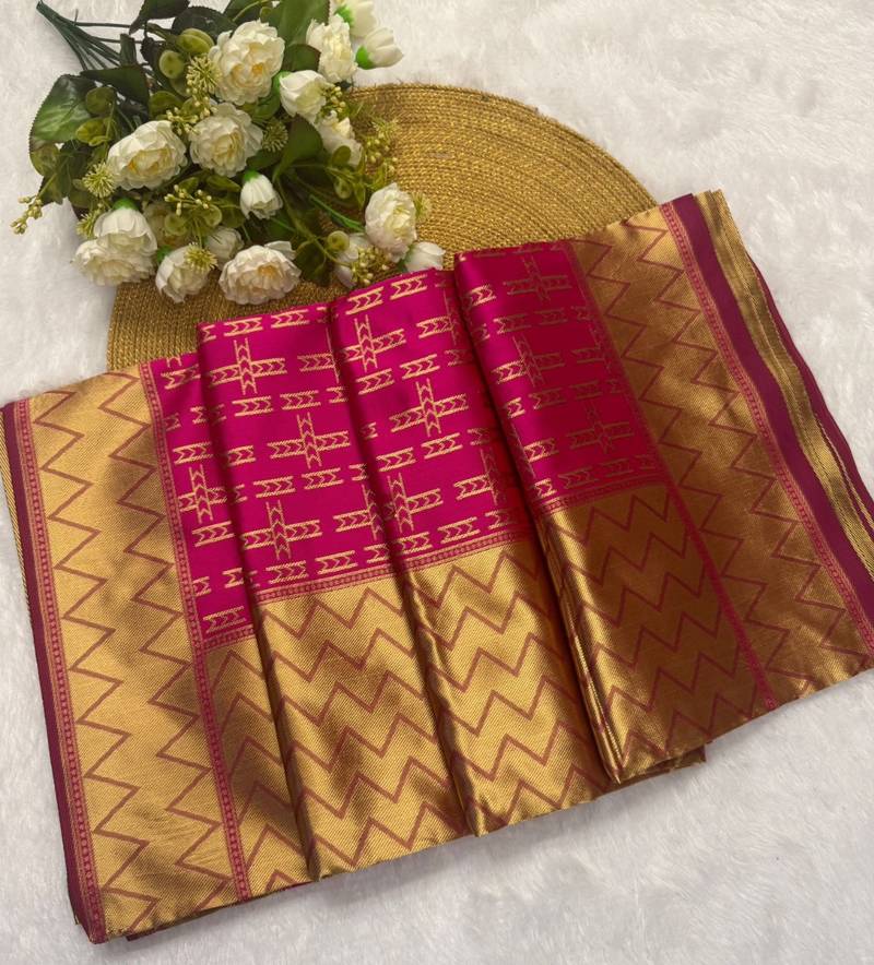 Pink silk blend saree with blouse