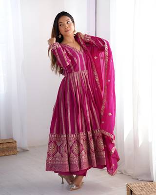 Pink Embroidered anarkali gown with dupatta set 4