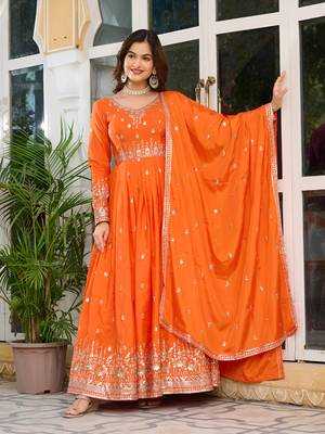 Wedding wear anarkali gown with dupatta set 3