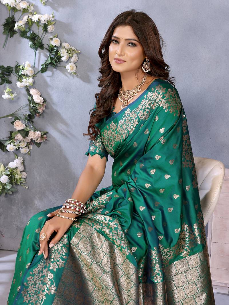 Rama Green Woven Silk Blend Saree With Blouse