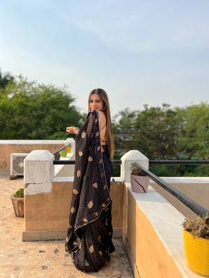 Black Georgette sequin saree With Blouse Set 2