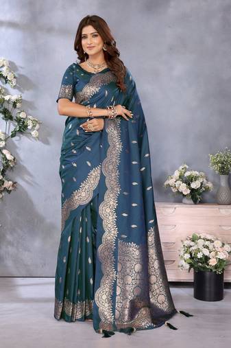 Morpic Woven Silk Blend Saree With Blouse