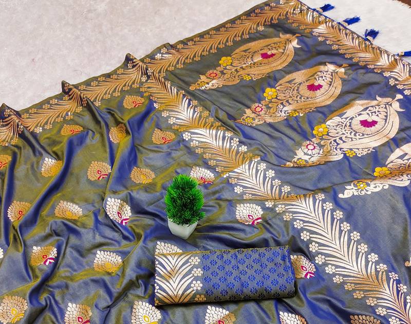 Grey Banarasi Silk blend Rich Pallu Saree