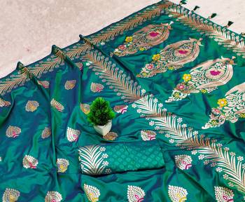 Emerald Green Banarasi silk blend Rich Pallu Saree 3