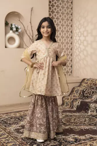 Cutiediva girls embroidered kurta skirt with dupatta