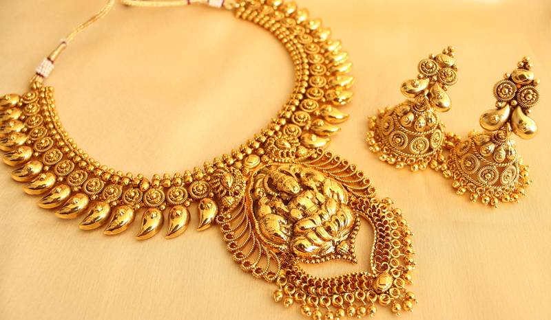 DIVINE ANTIQUE LAKSHMI NECKLACE SET 