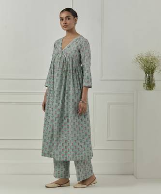 Blue cotton floral printed kurta set 2