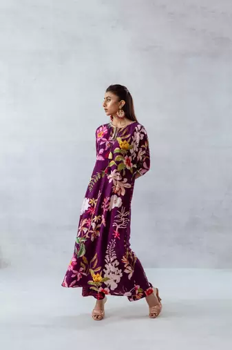 Wine crepe printed meadow set