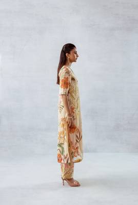 Beige chiffon printed marigold set 3