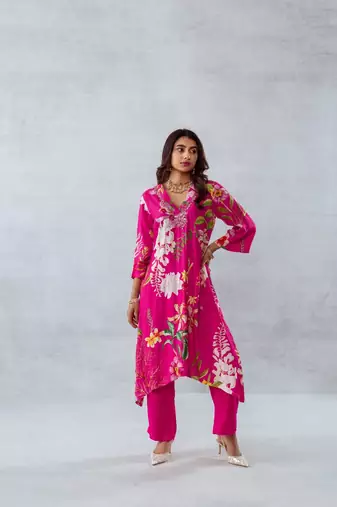 Pink crepe printed camelia set