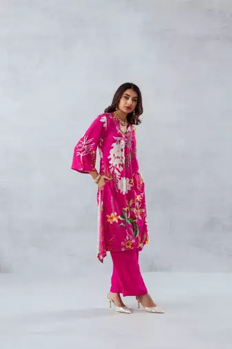 Pink crepe printed camelia set