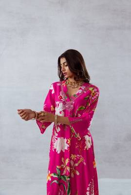 Pink crepe printed camelia set 5