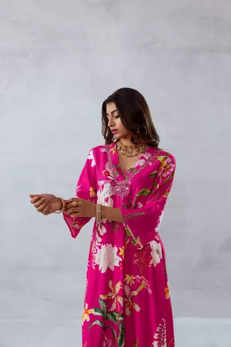 Pink crepe printed camelia set