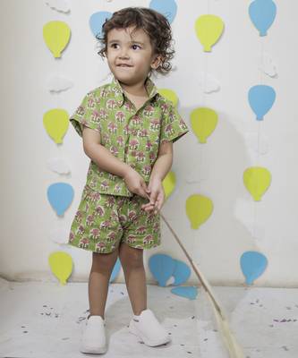Green cotton floral printed shirt and pant for boys 1
