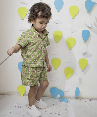 Green cotton floral printed shirt and pant for boys 2
