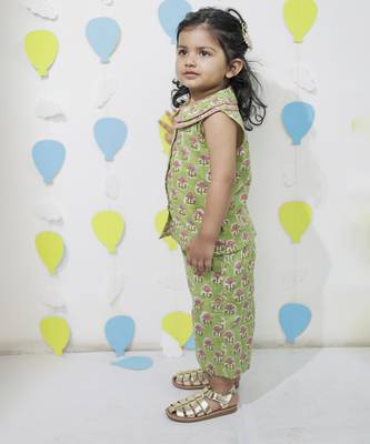 Green cotton floral printed shirt and pant for girls 3