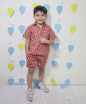 Red cotton floral printed shirt and pant for boys 1