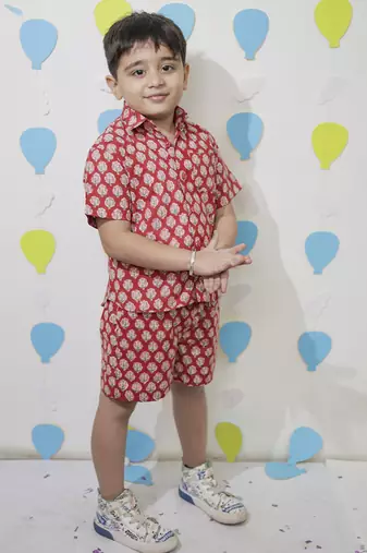 Red cotton floral printed shirt and pant for boys