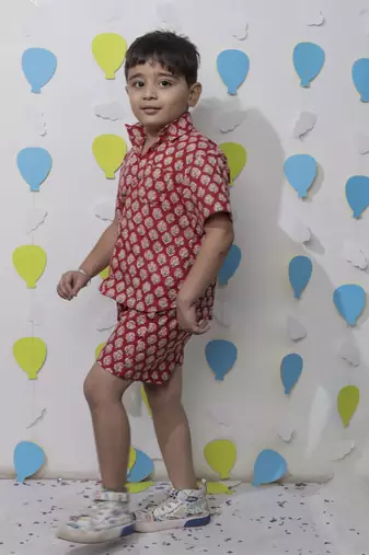 Red cotton floral printed shirt and pant for boys